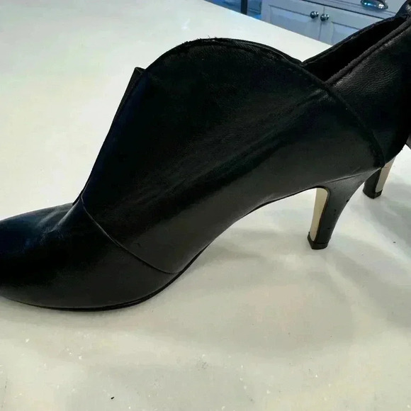 Adrianne Vittadini women’s high heel black leather ankle boots size 10 - Picture 9 of 11